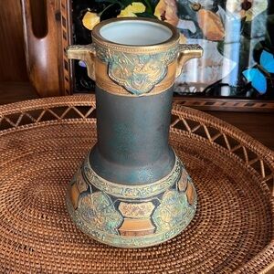 Nippon Morimura Hand Painted Amphora Vase Circa 1911-1921